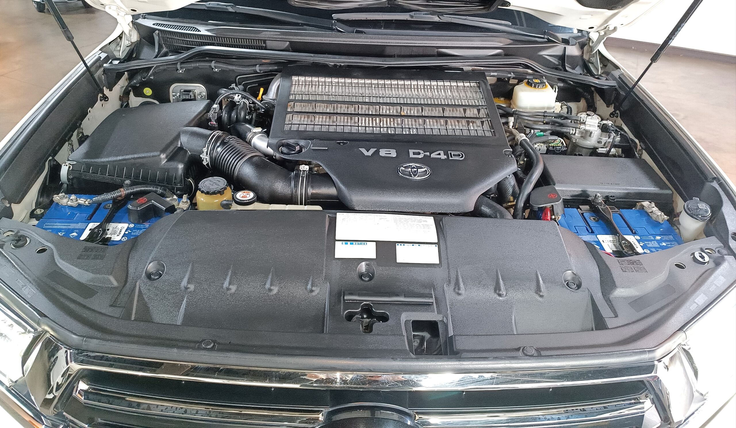 Toyota Land Cruiser LC 200 4.5 DIESEL