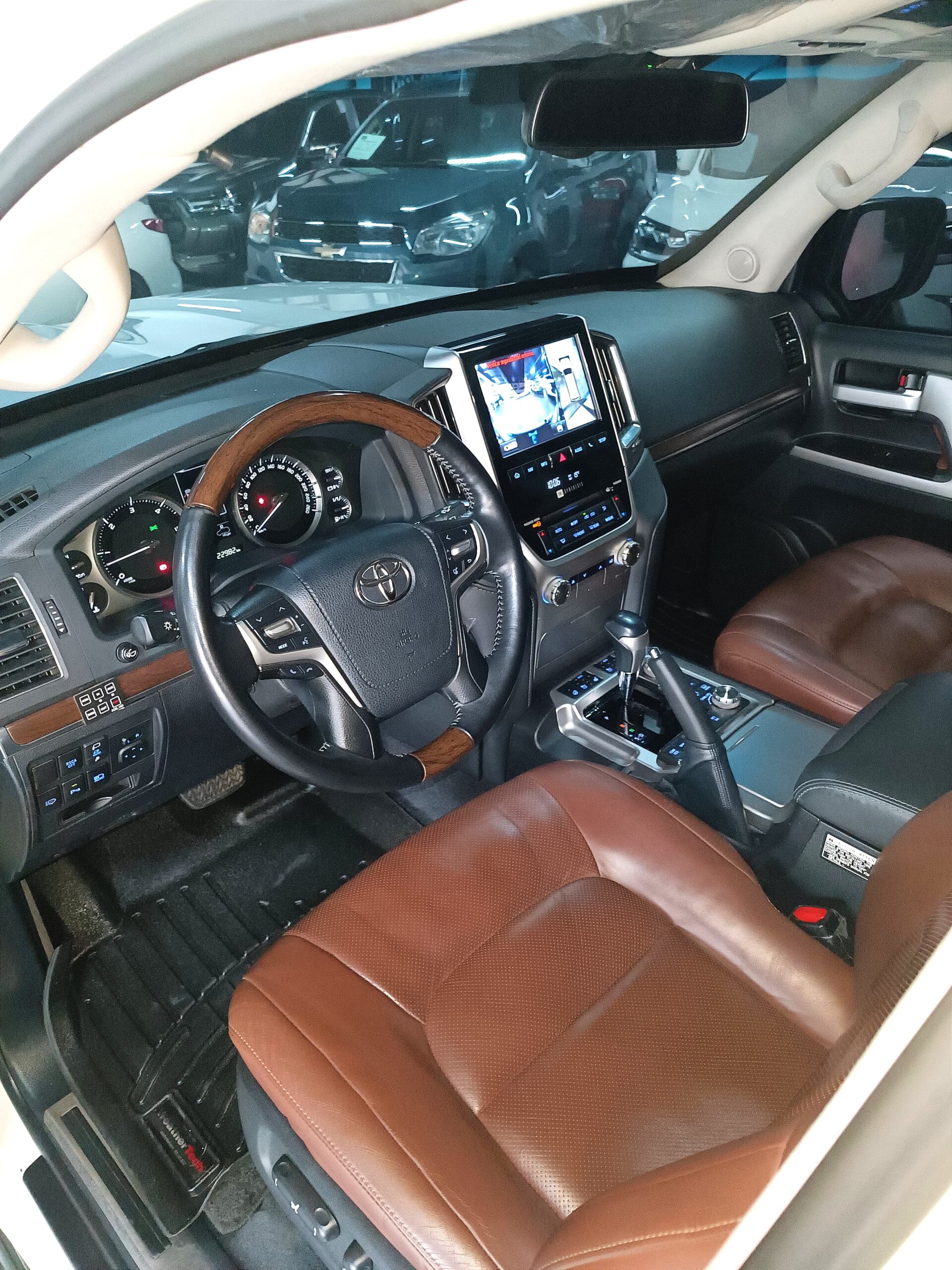 Toyota Land Cruiser LC 200 4.5 DIESEL
