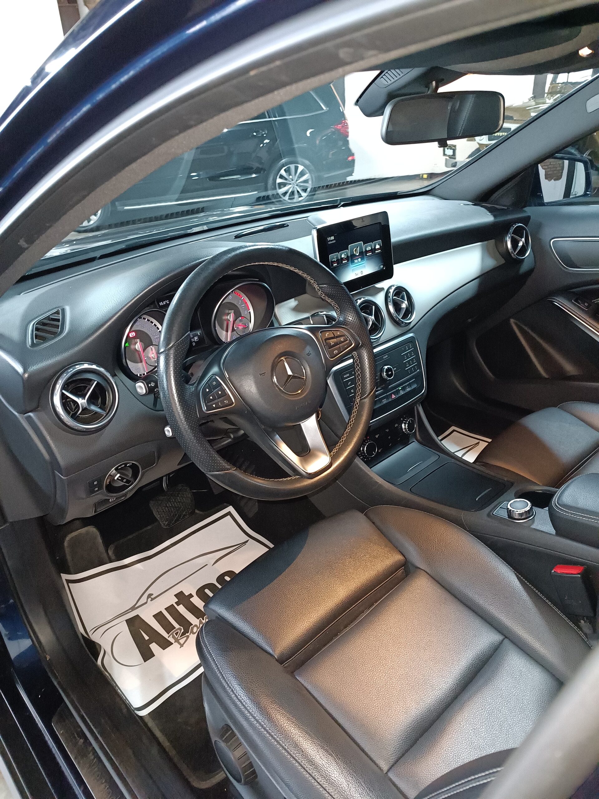 MERCEDES BENZ GLA 200 2017