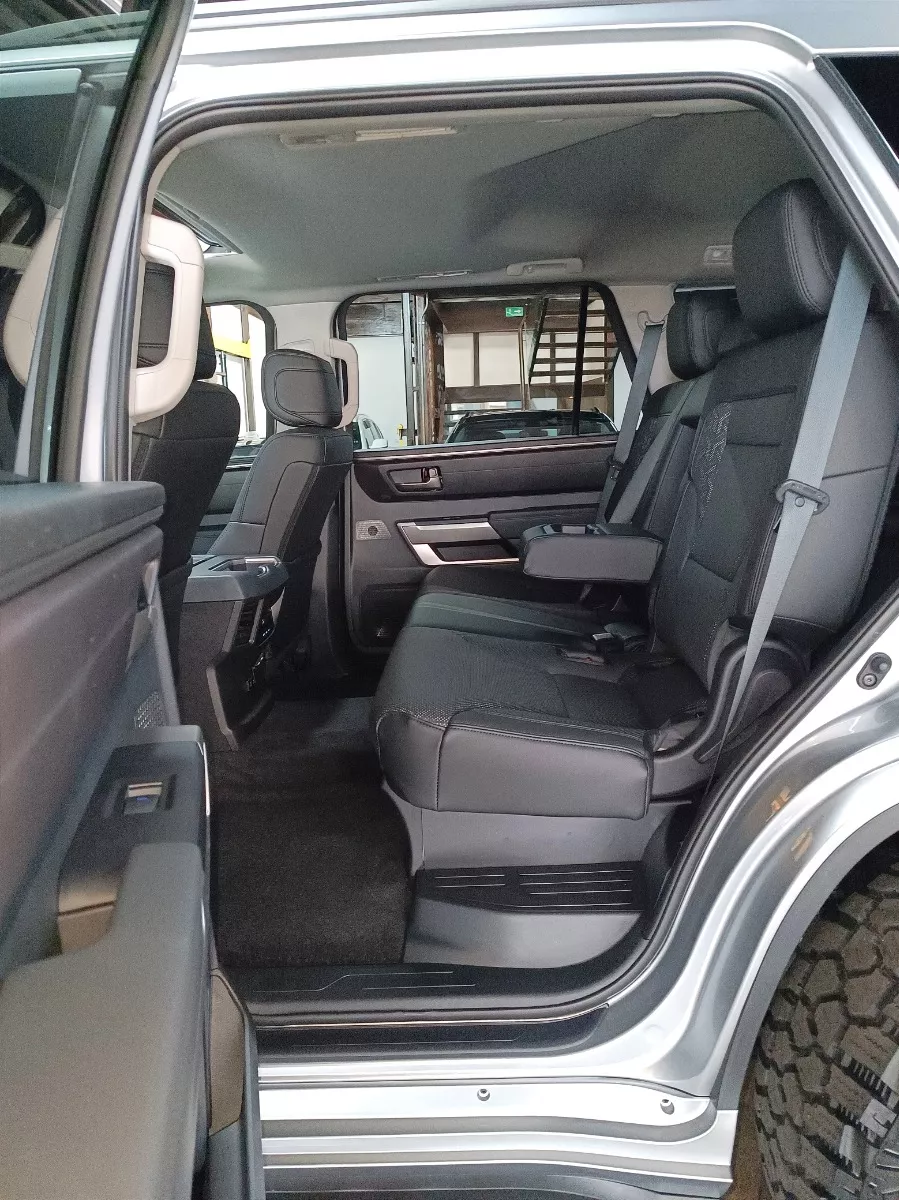 TOYOTA SEQUOIA TRD SPORT 2024