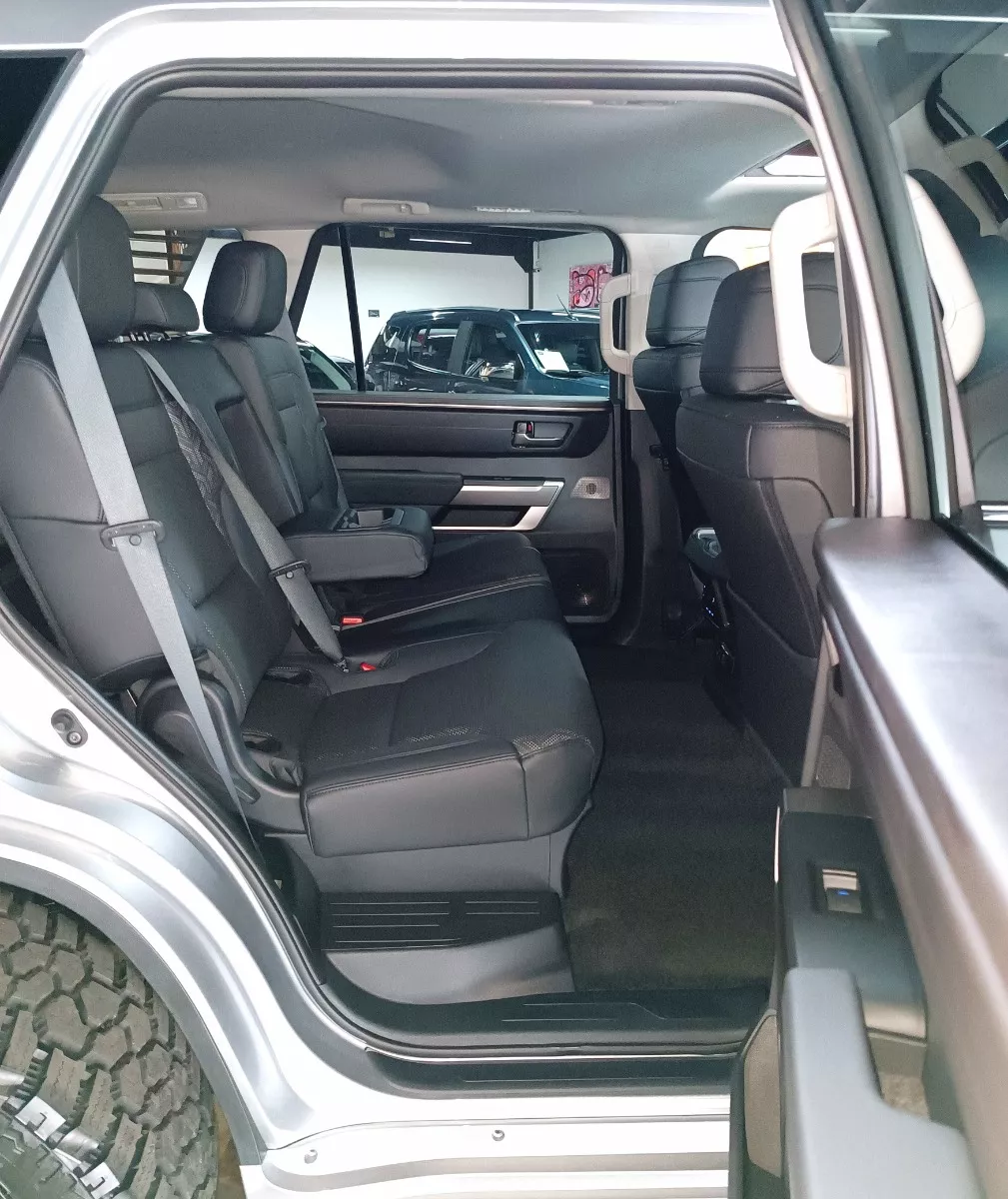 TOYOTA SEQUOIA TRD SPORT 2024