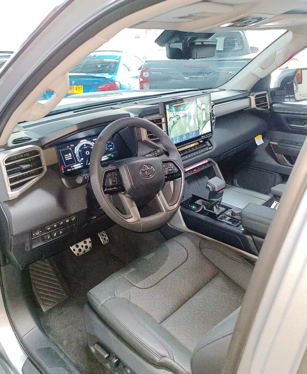 TOYOTA SEQUOIA TRD SPORT 2024