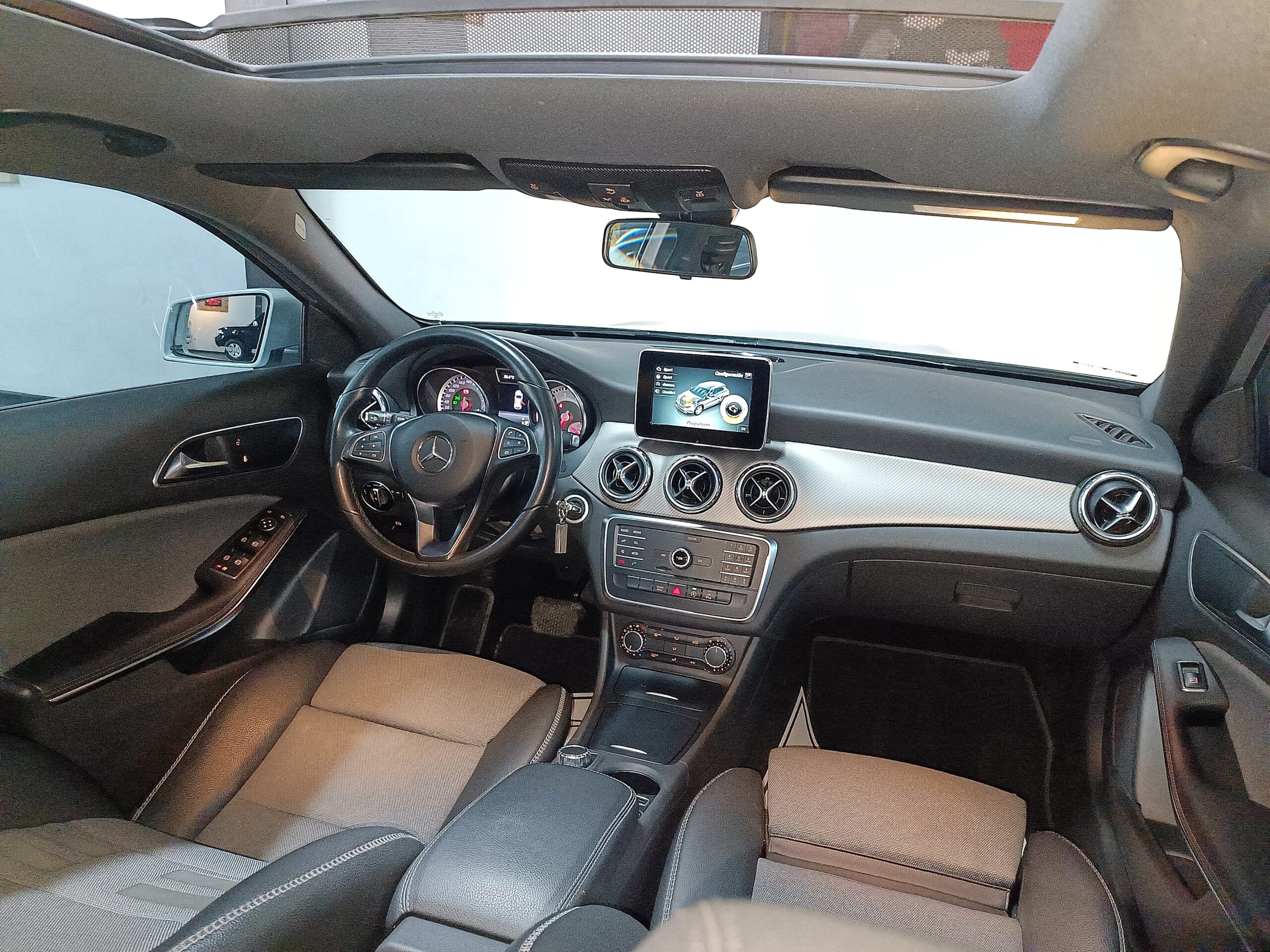 MERCEDES BENZ GLA 200 2017