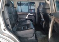 TOYOTA LAND CRUISER 200 4.6 VX 2017