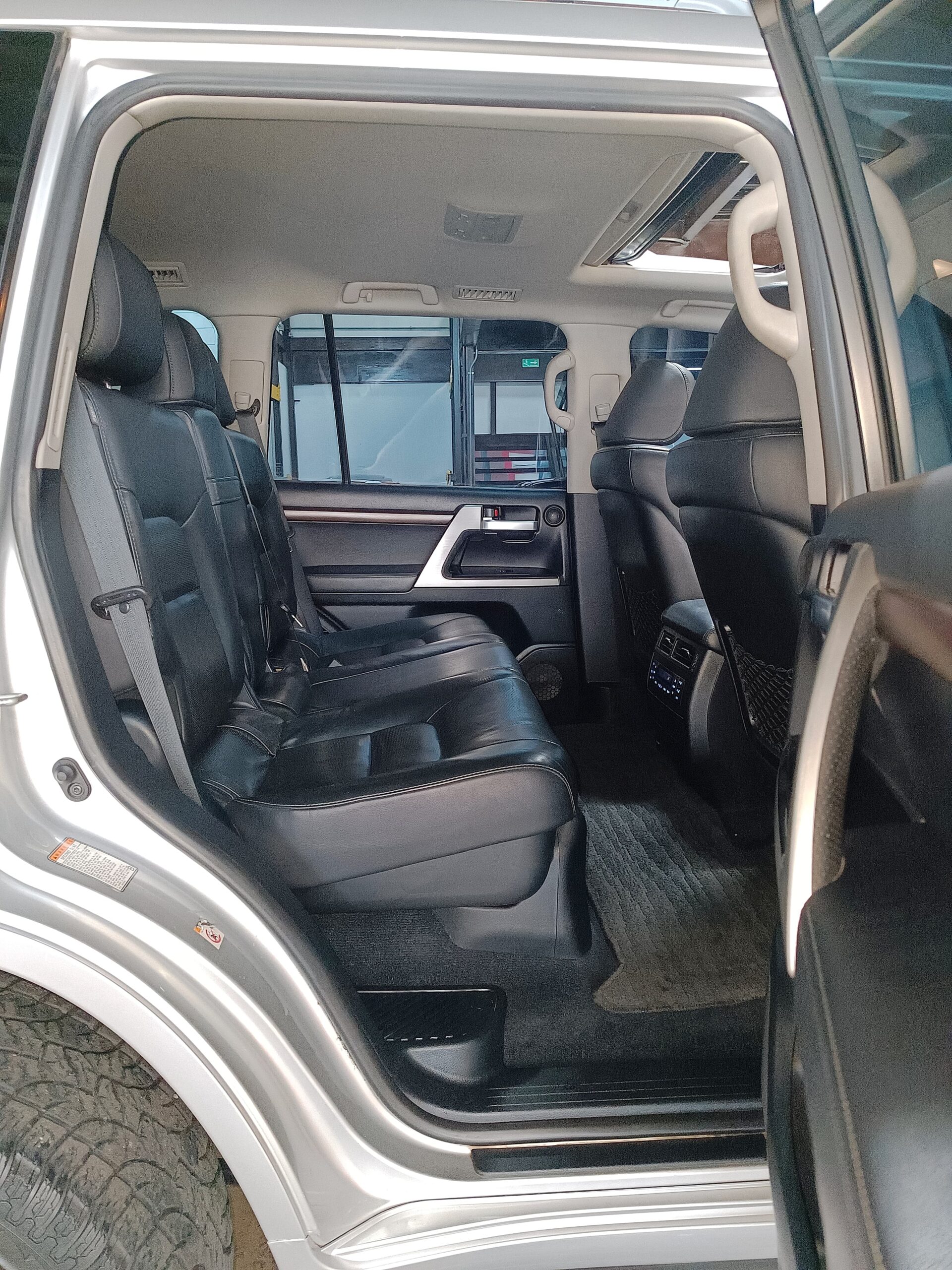 TOYOTA LAND CRUISER 200 4.6 VX 2017