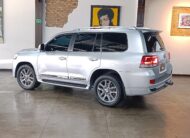 TOYOTA LAND CRUISER 200 4.6 VX 2017