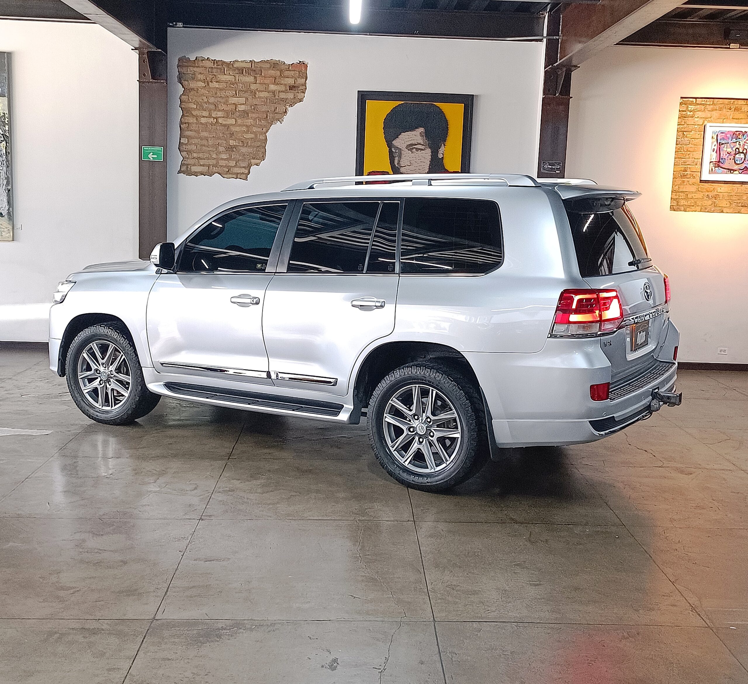 TOYOTA LAND CRUISER 200 4.6 VX 2017