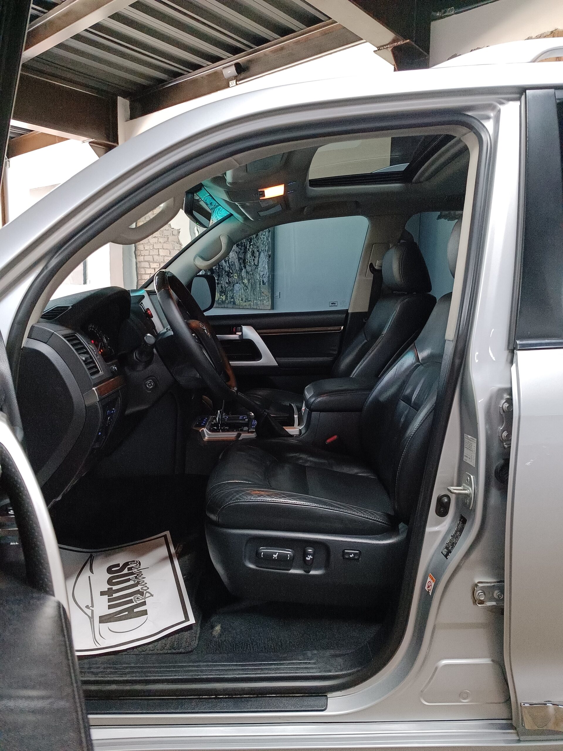 TOYOTA LAND CRUISER 200 4.6 VX 2017