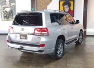 TOYOTA LAND CRUISER 200 4.6 VX 2017