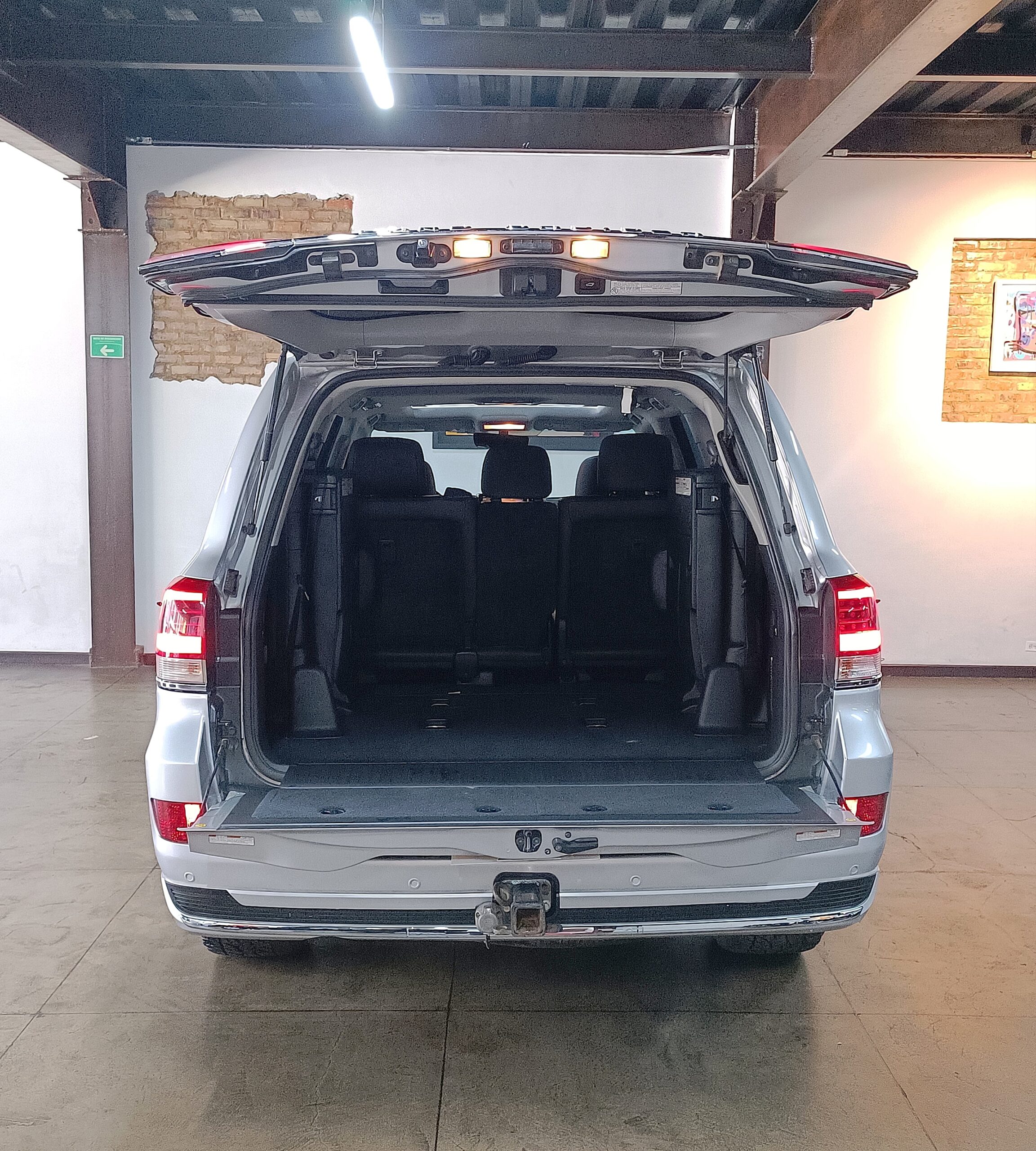 TOYOTA LAND CRUISER 200 4.6 VX 2017