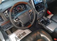 TOYOTA LAND CRUISER 200 4.6 VX 2017