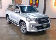 TOYOTA LAND CRUISER 200 4.6 VX 2017