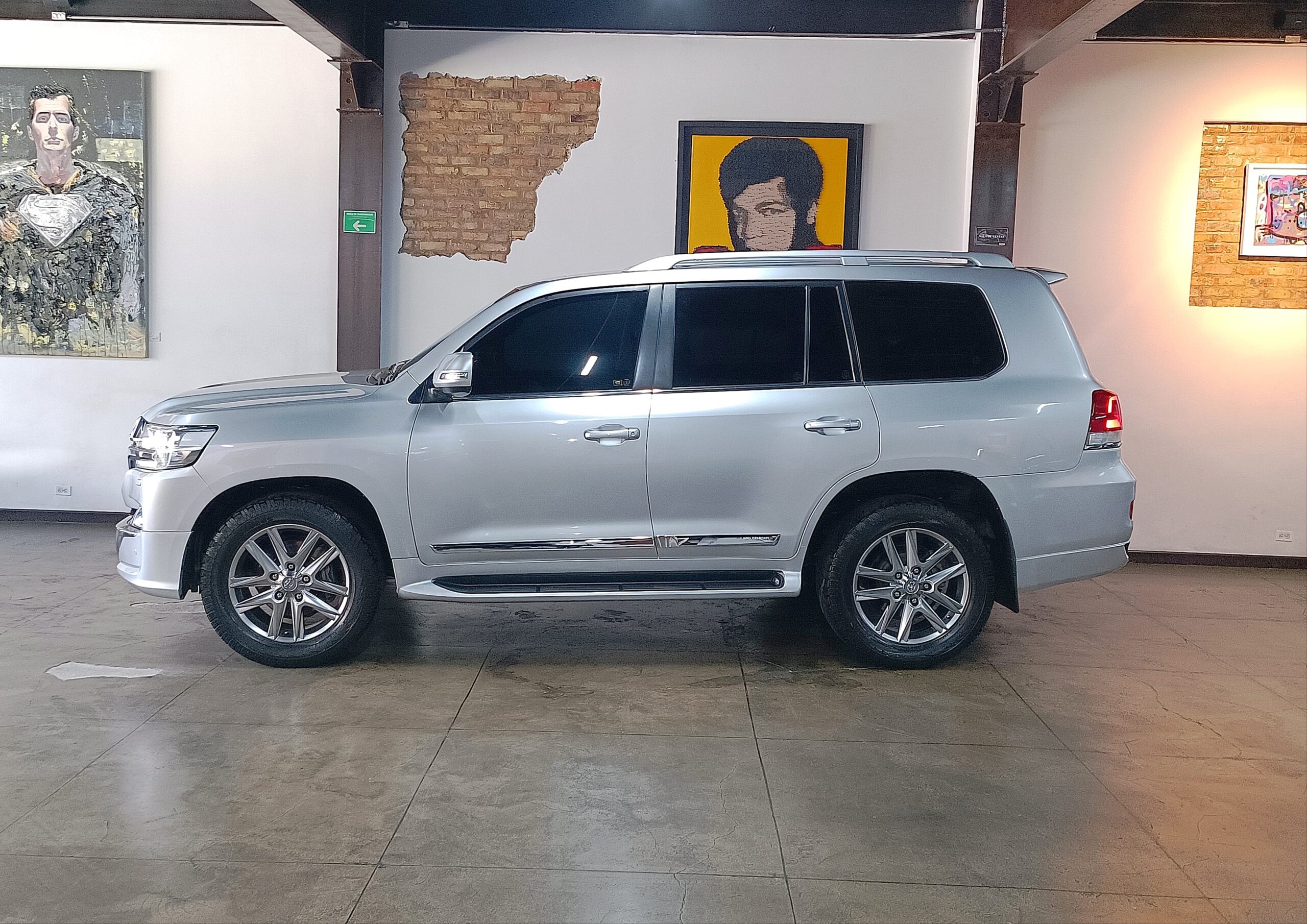 TOYOTA LAND CRUISER 200 4.6 VX 2017
