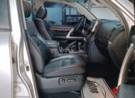 TOYOTA LAND CRUISER 200 4.6 VX 2017