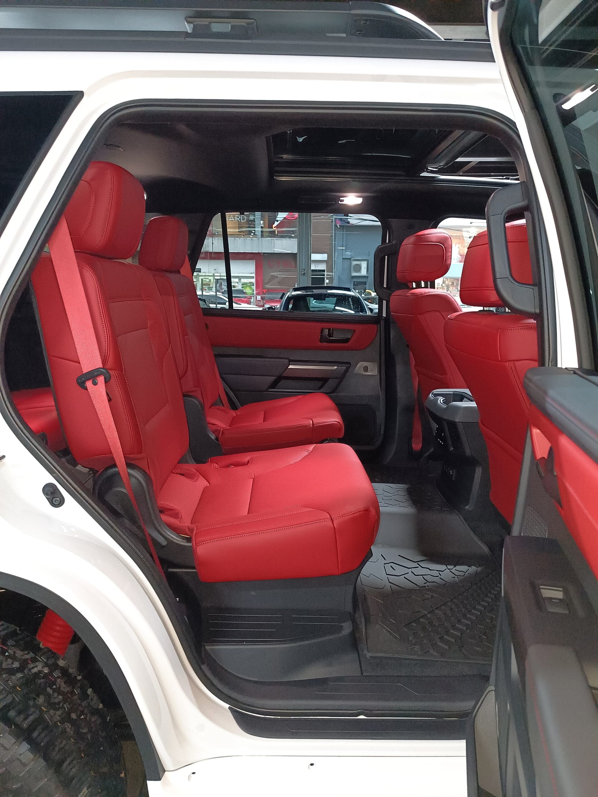 TOYOTA SEQUOIA TRD PRO 2025