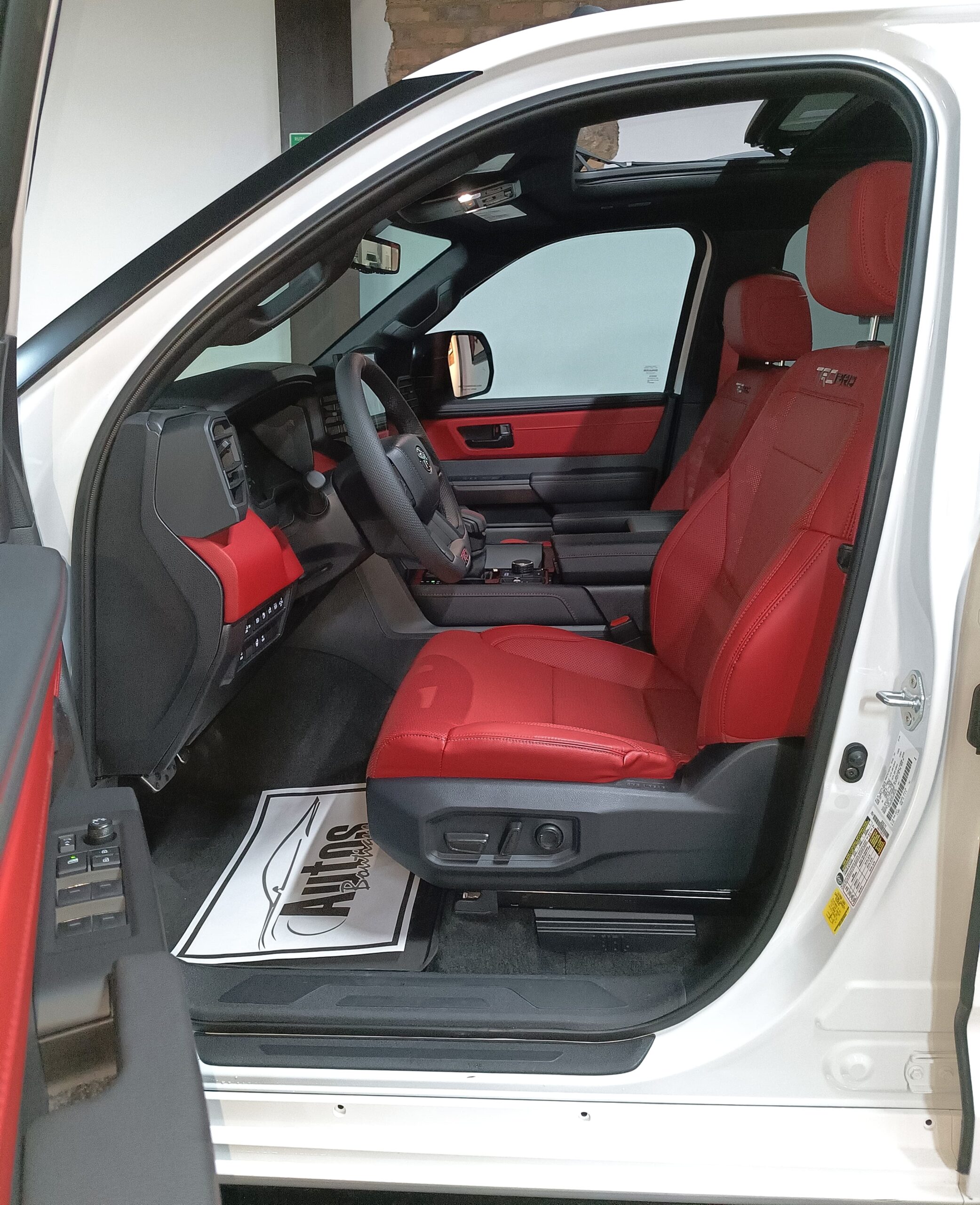 TOYOTA SEQUOIA TRD PRO 2025