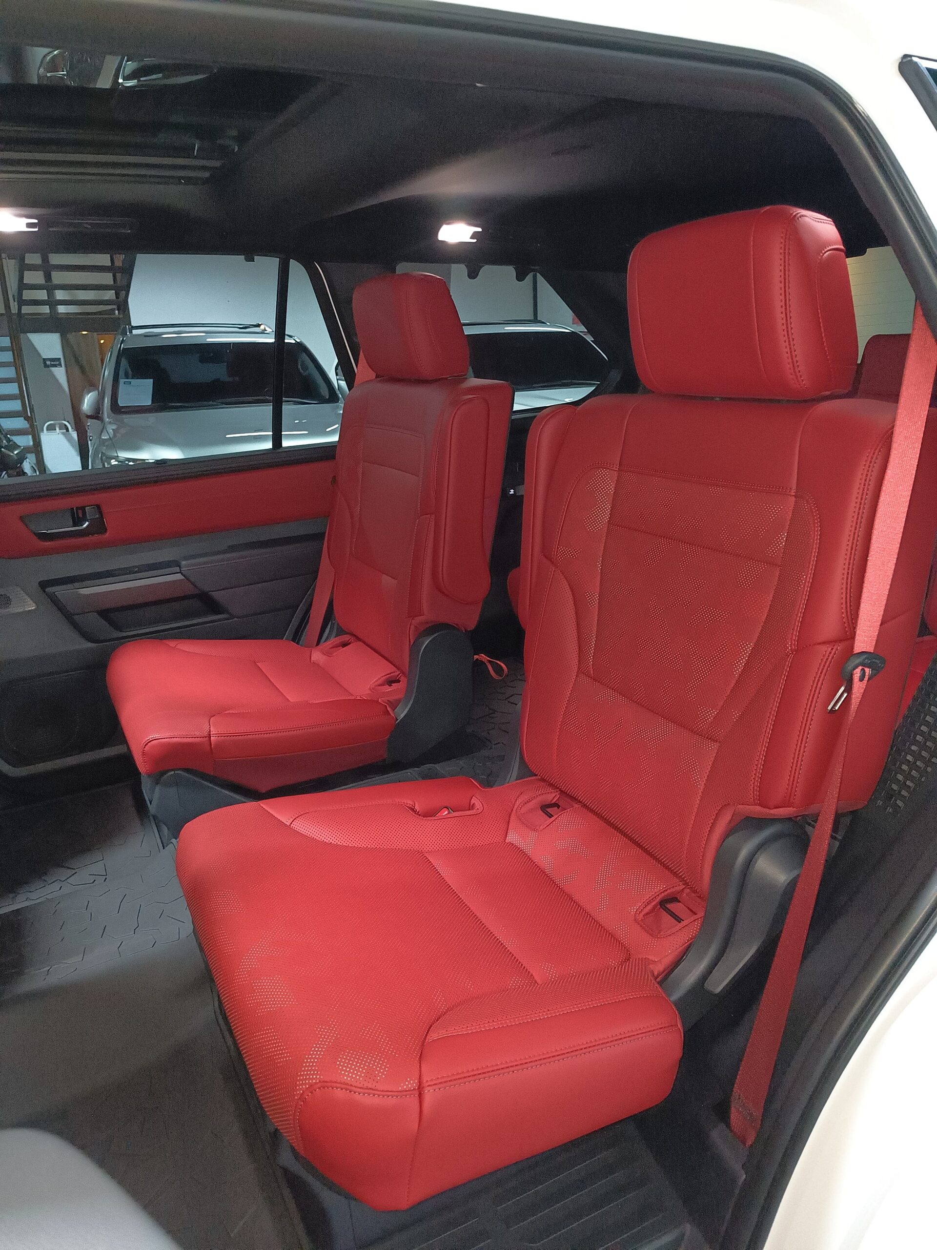 TOYOTA SEQUOIA TRD PRO 2025
