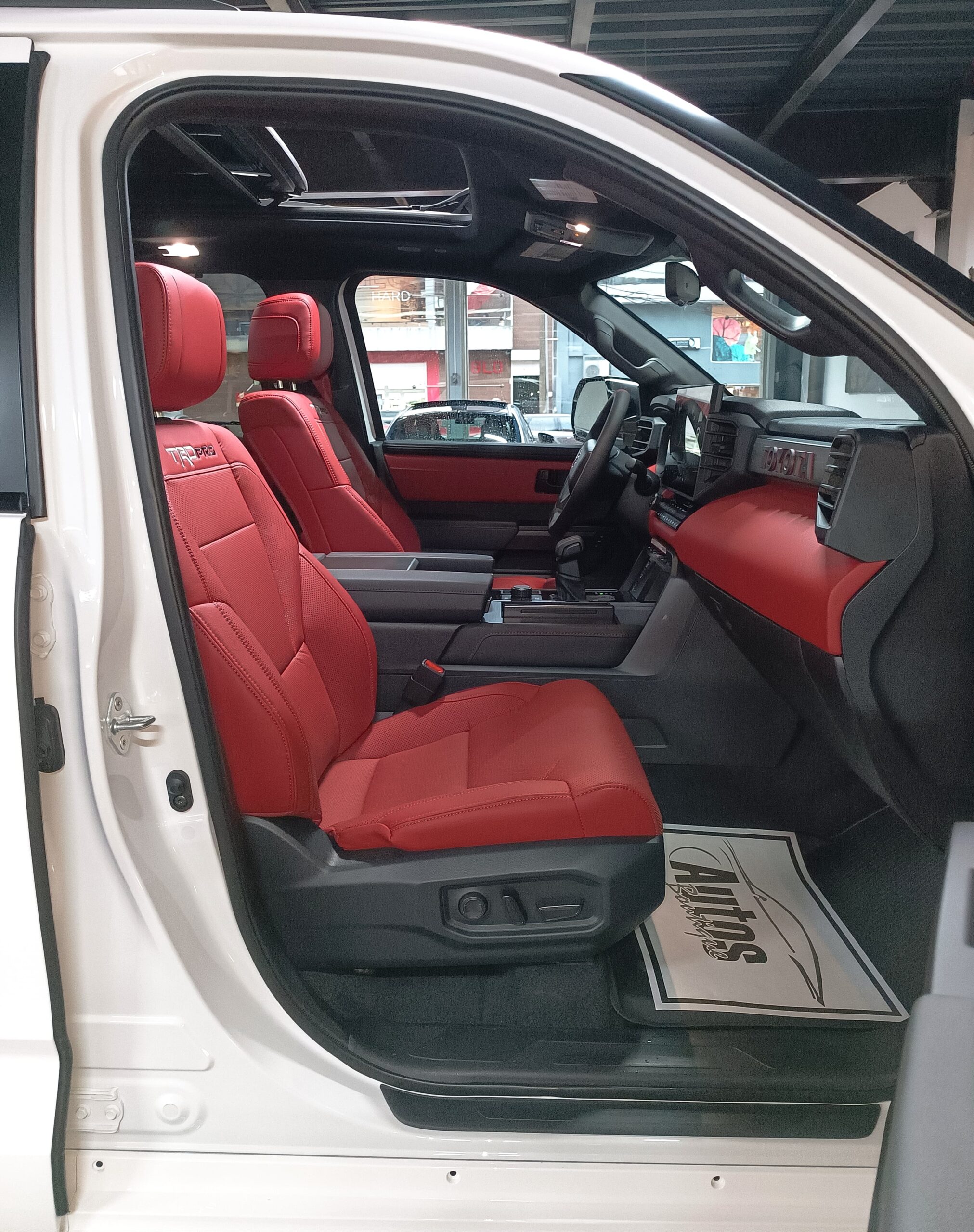 TOYOTA SEQUOIA TRD PRO 2025