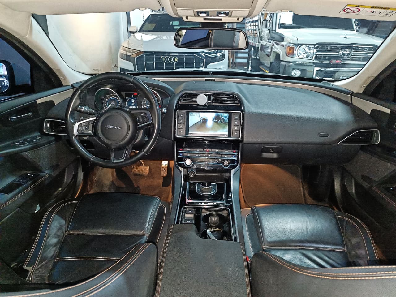 Jaguar Xe 2.0 L Prestige 25t 2018