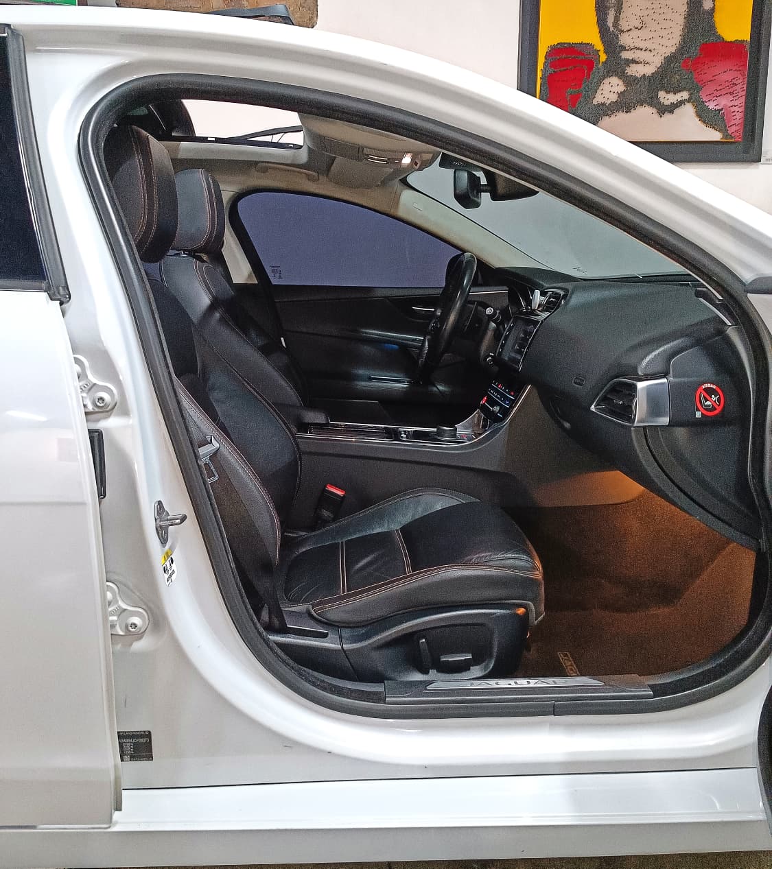 Jaguar Xe 2.0 L Prestige 25t 2018