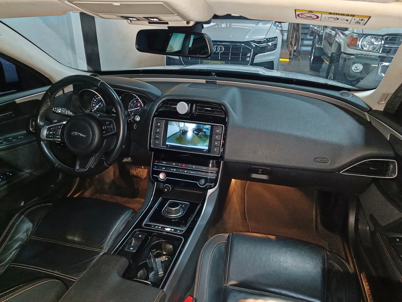 Jaguar Xe 2.0 L Prestige 25t 2018