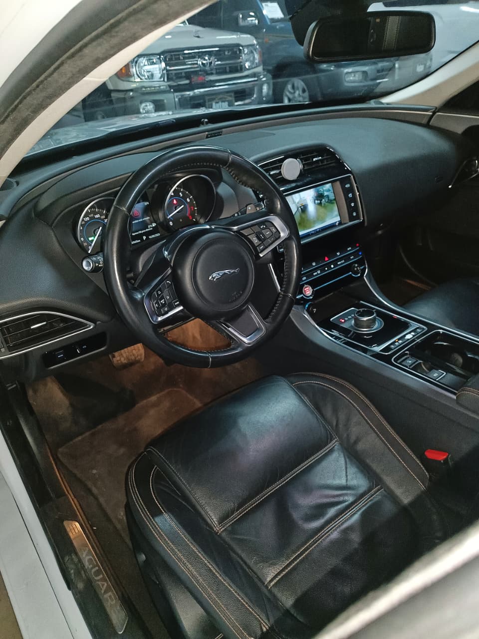 Jaguar Xe 2.0 L Prestige 25t 2018