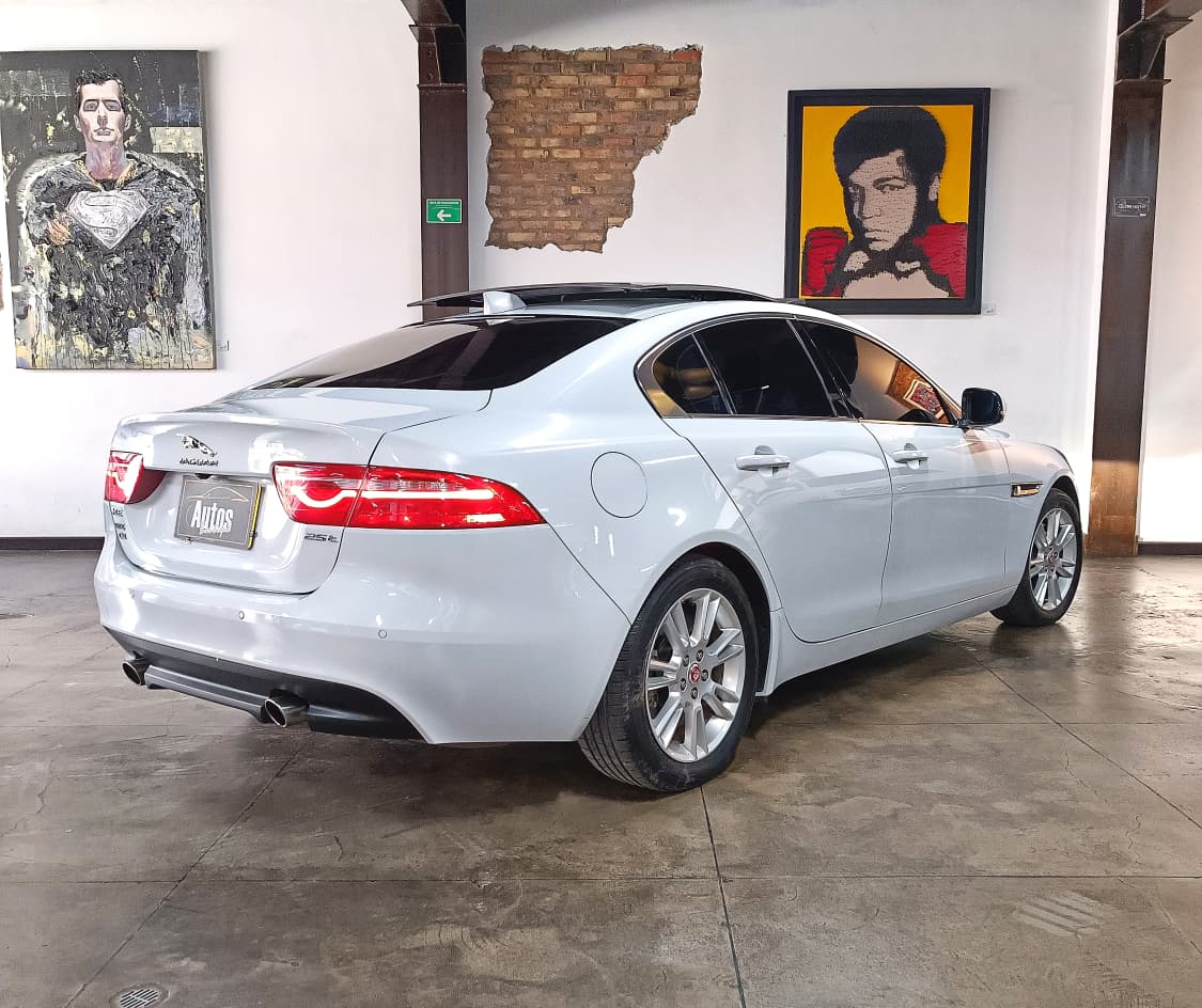 Jaguar Xe 2.0 L Prestige 25t 2018