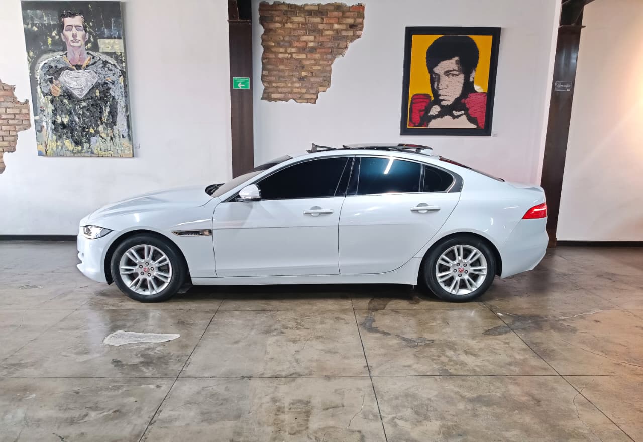 Jaguar Xe 2.0 L Prestige 25t 2018