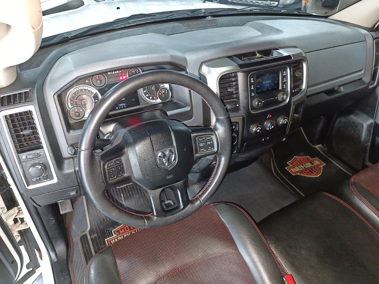 DODGE RAM 1500 2013