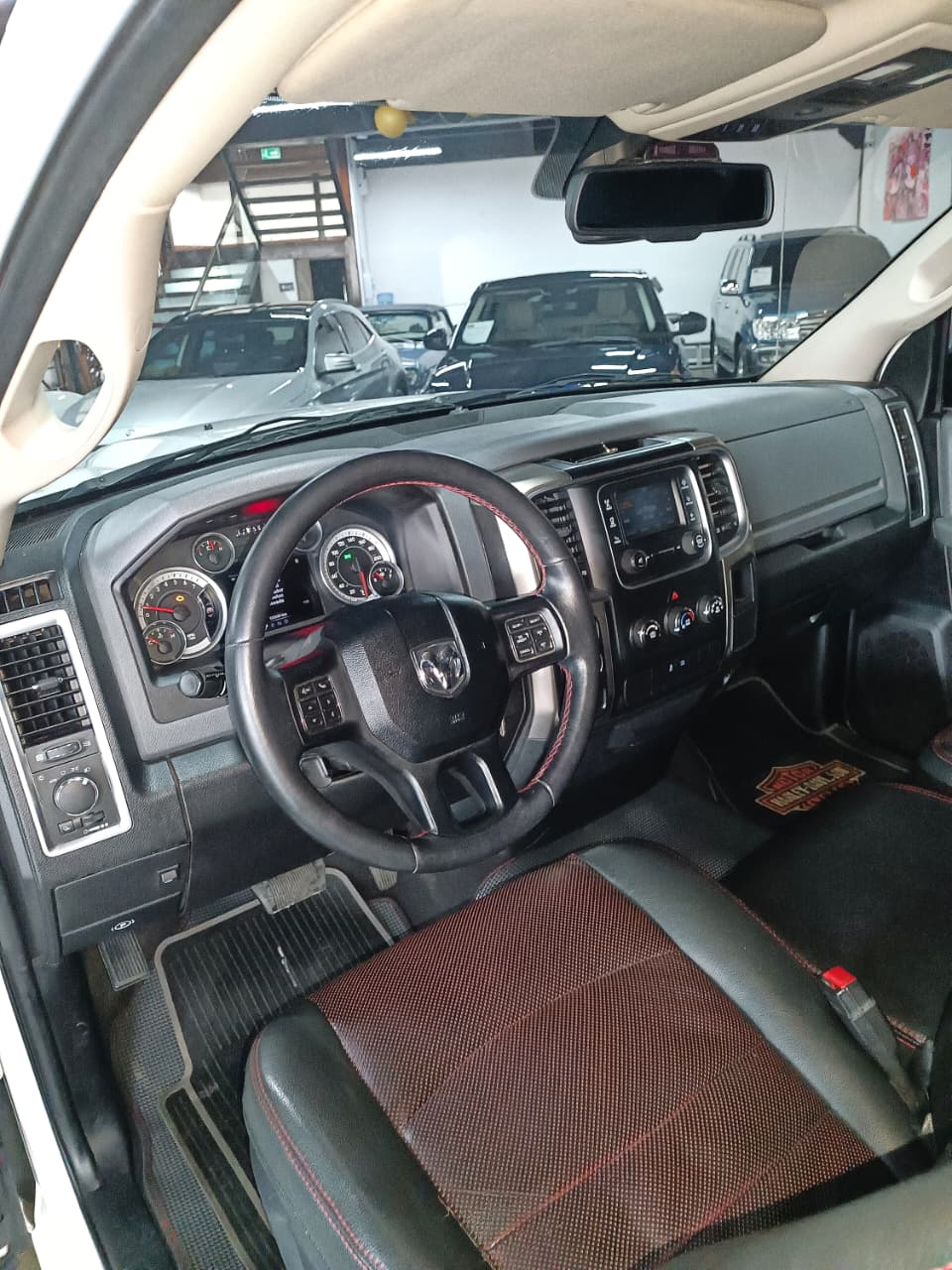 DODGE RAM 1500 2013
