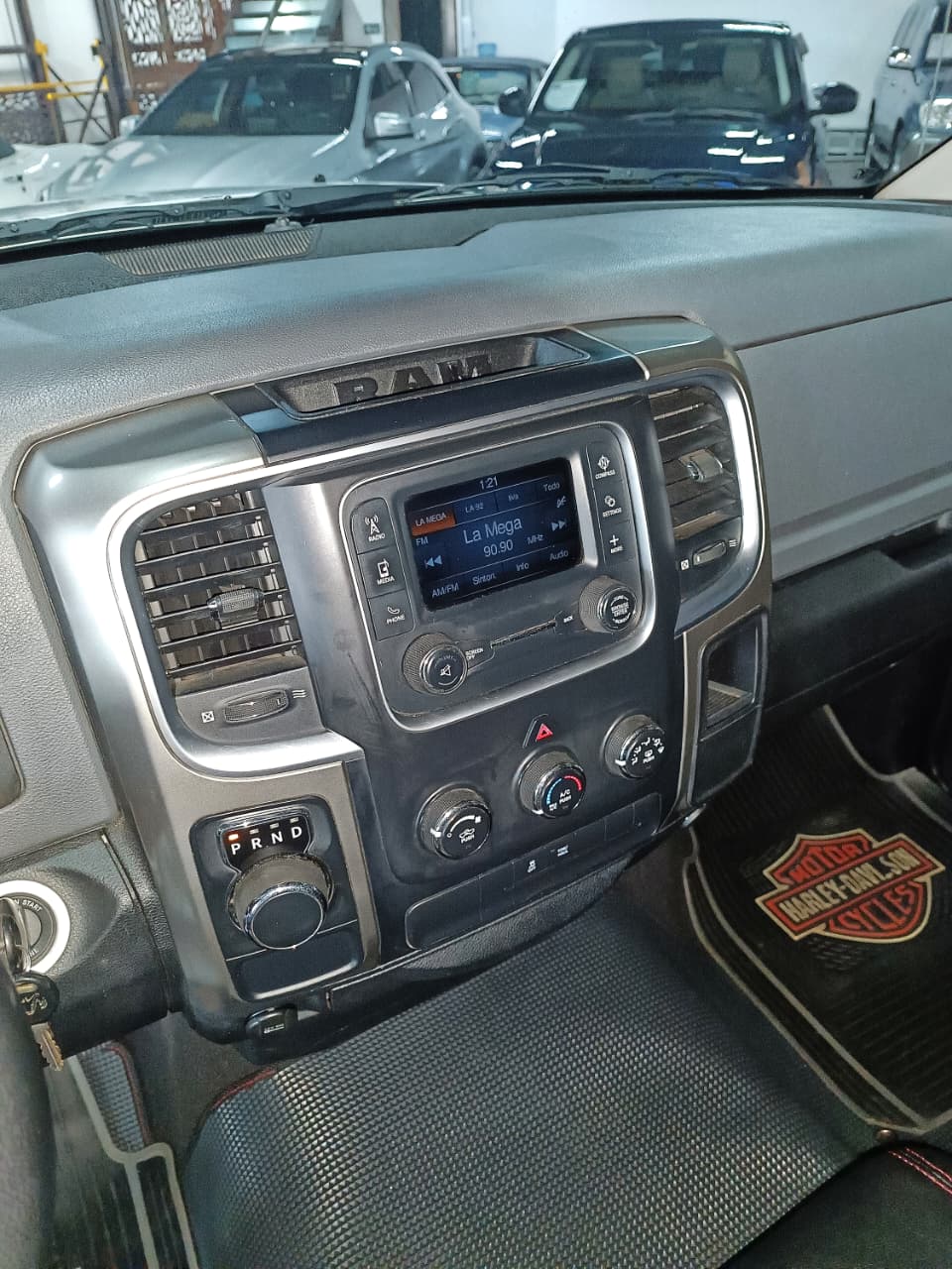 DODGE RAM 1500 2013