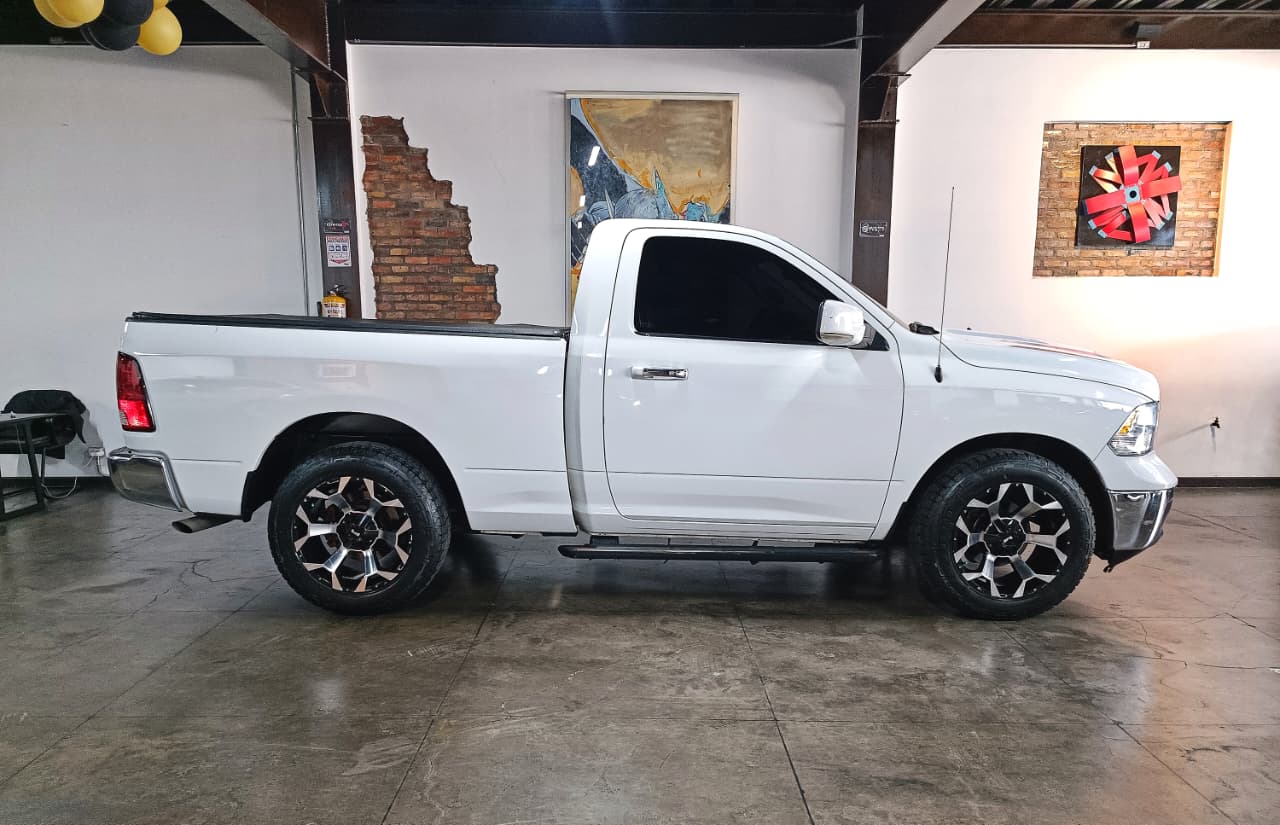 DODGE RAM 1500 2013