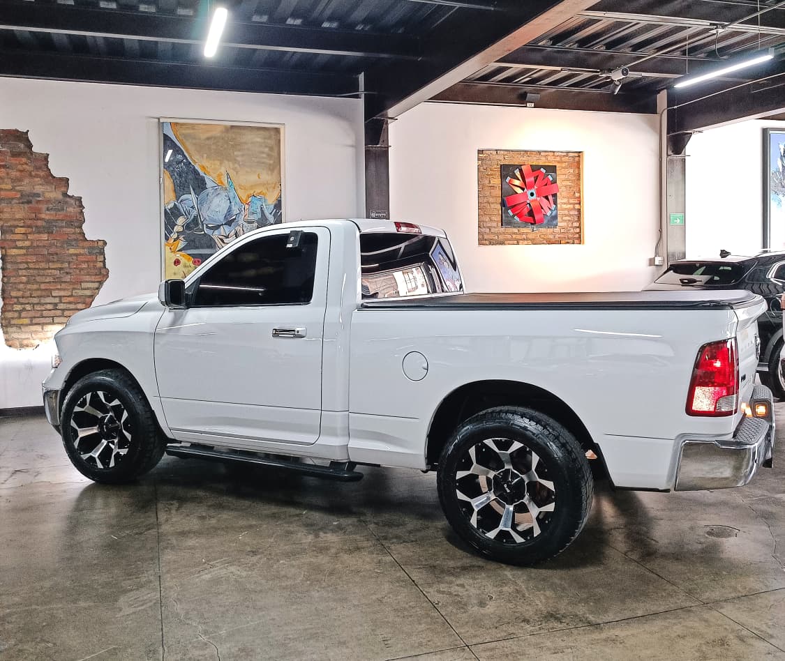 DODGE RAM 1500 2013
