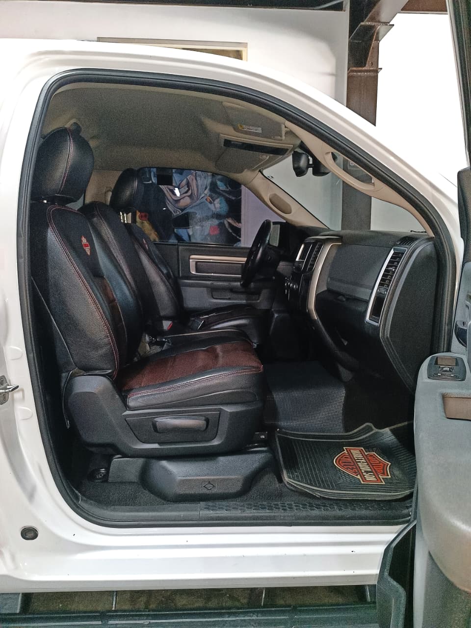 DODGE RAM 1500 2013