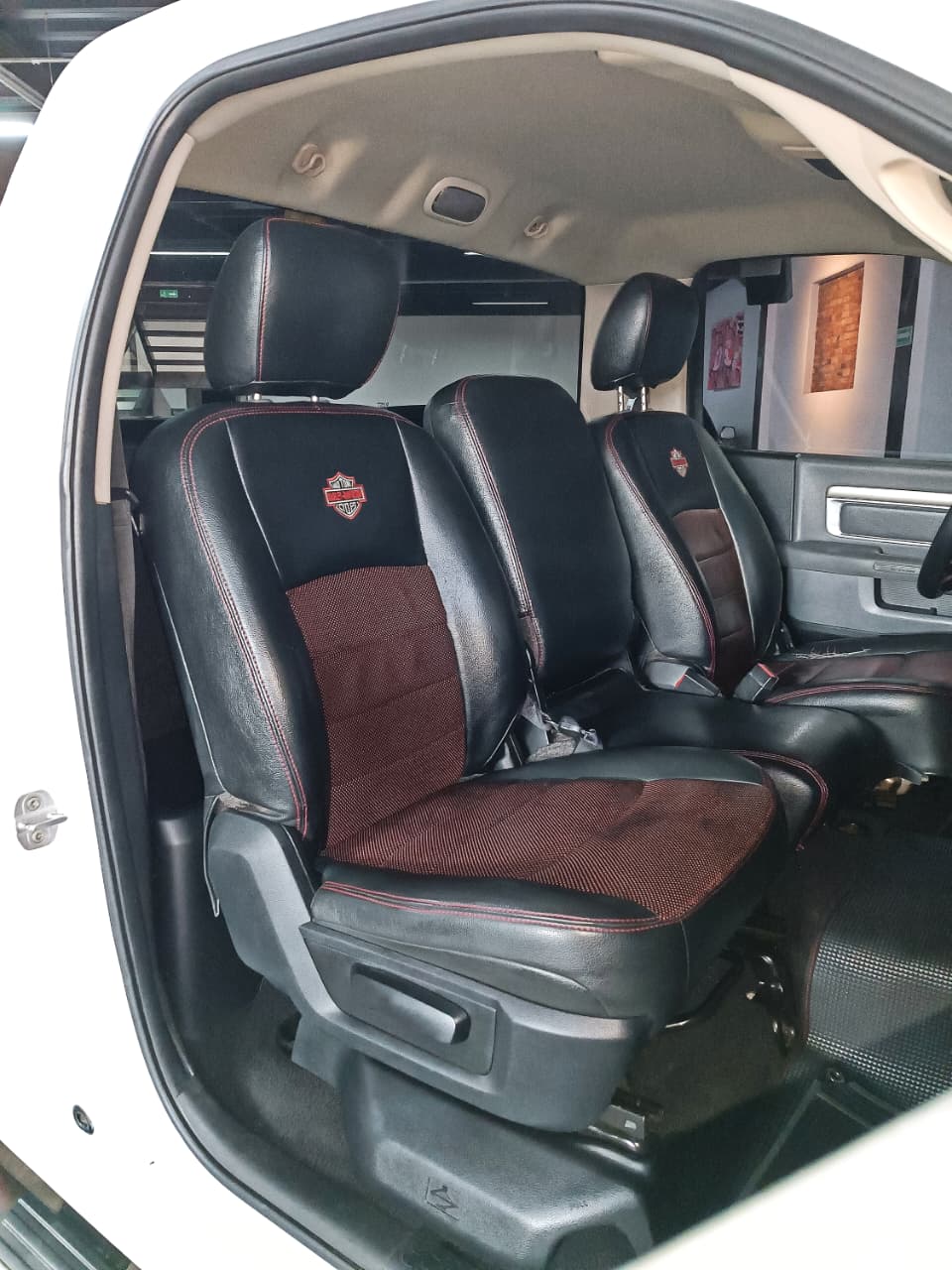 DODGE RAM 1500 2013