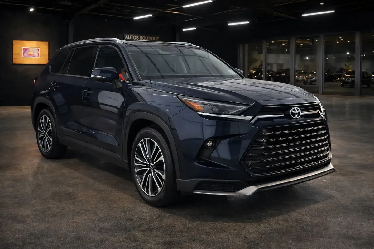 TOYOTA GRAND HIGHLANDER PLATINUM 2026 HIBRIDA