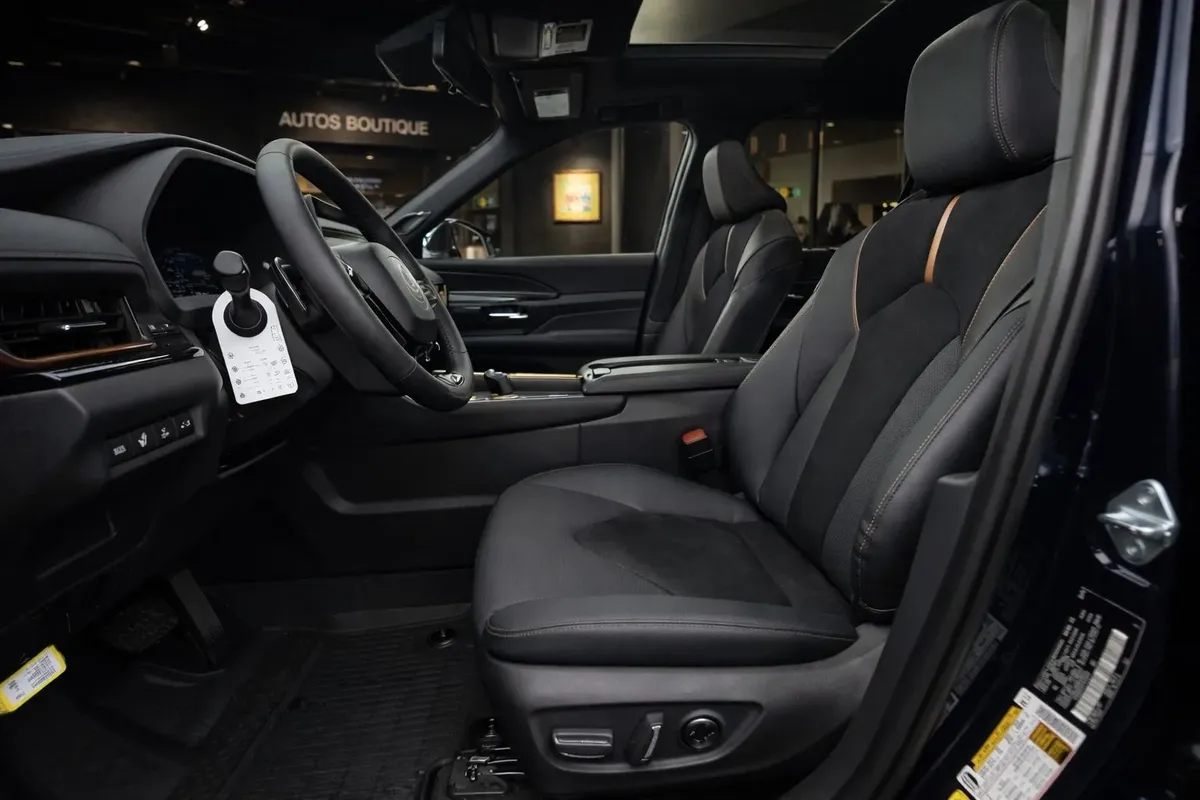 TOYOTA GRAND HIGHLANDER PLATINUM 2026 HIBRIDA