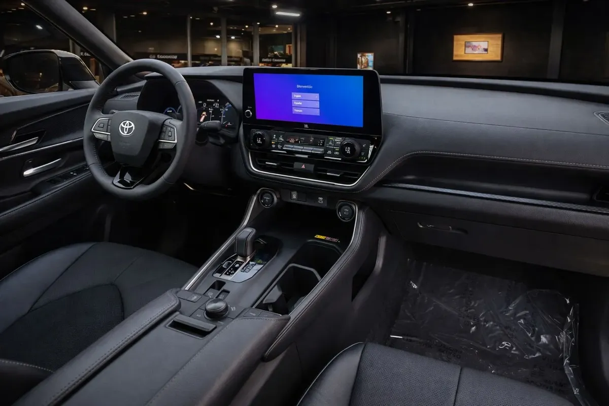 TOYOTA GRAND HIGHLANDER PLATINUM 2026 HIBRIDA