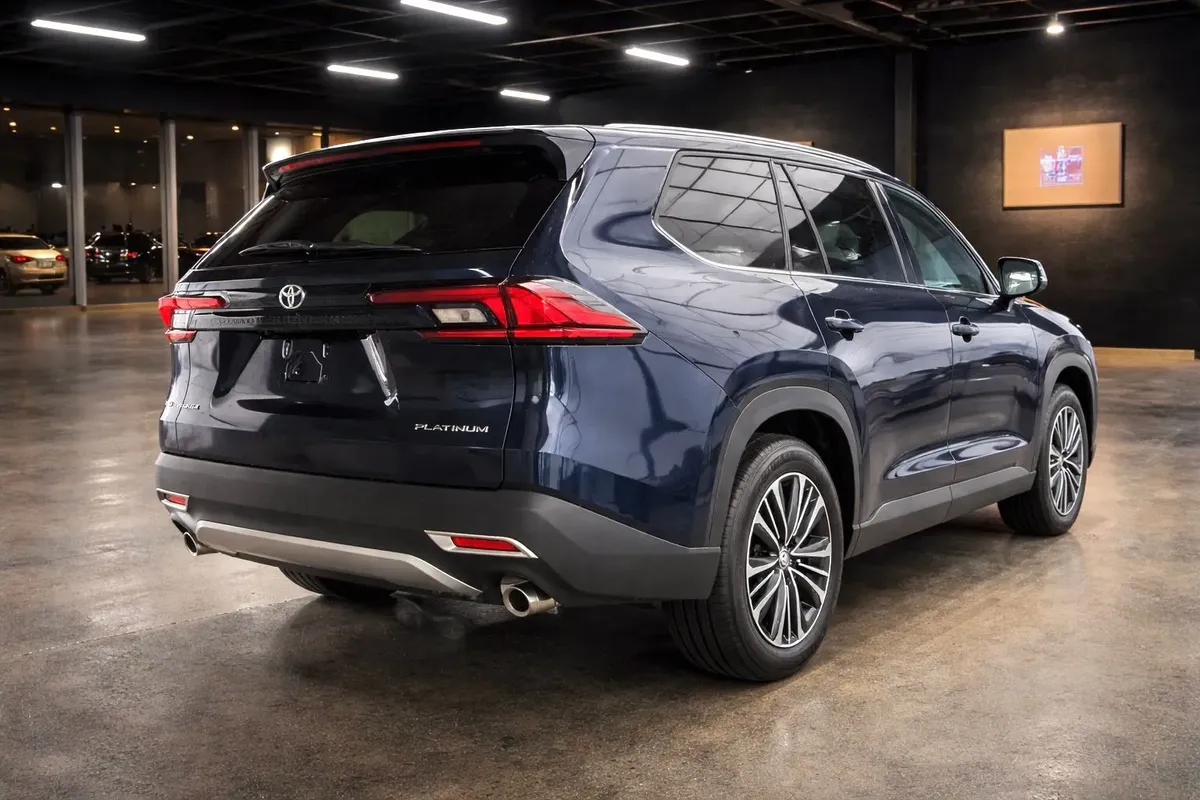 TOYOTA GRAND HIGHLANDER PLATINUM 2026 HIBRIDA