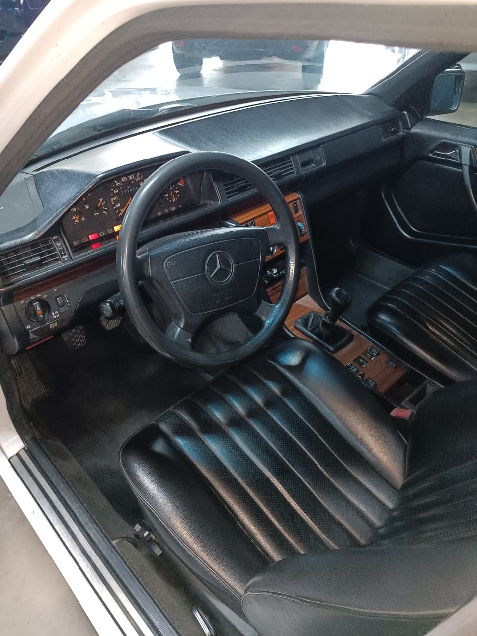 Mercedes-Benz W124 220E 1993