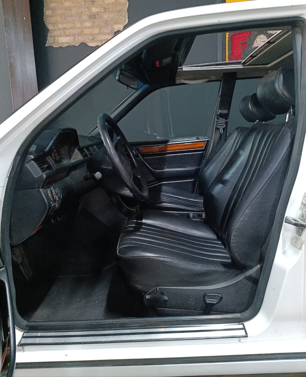 Mercedes-Benz W124 220E 1993