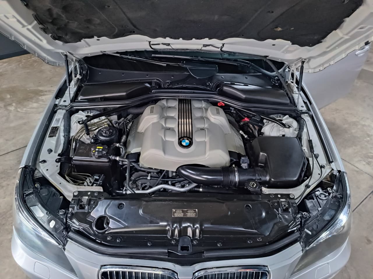 BMW 545i 4.4 E60 2004