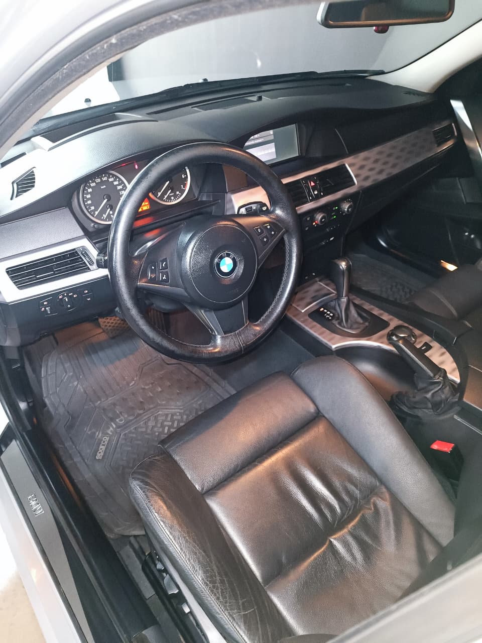 BMW 545i 4.4 E60 2004