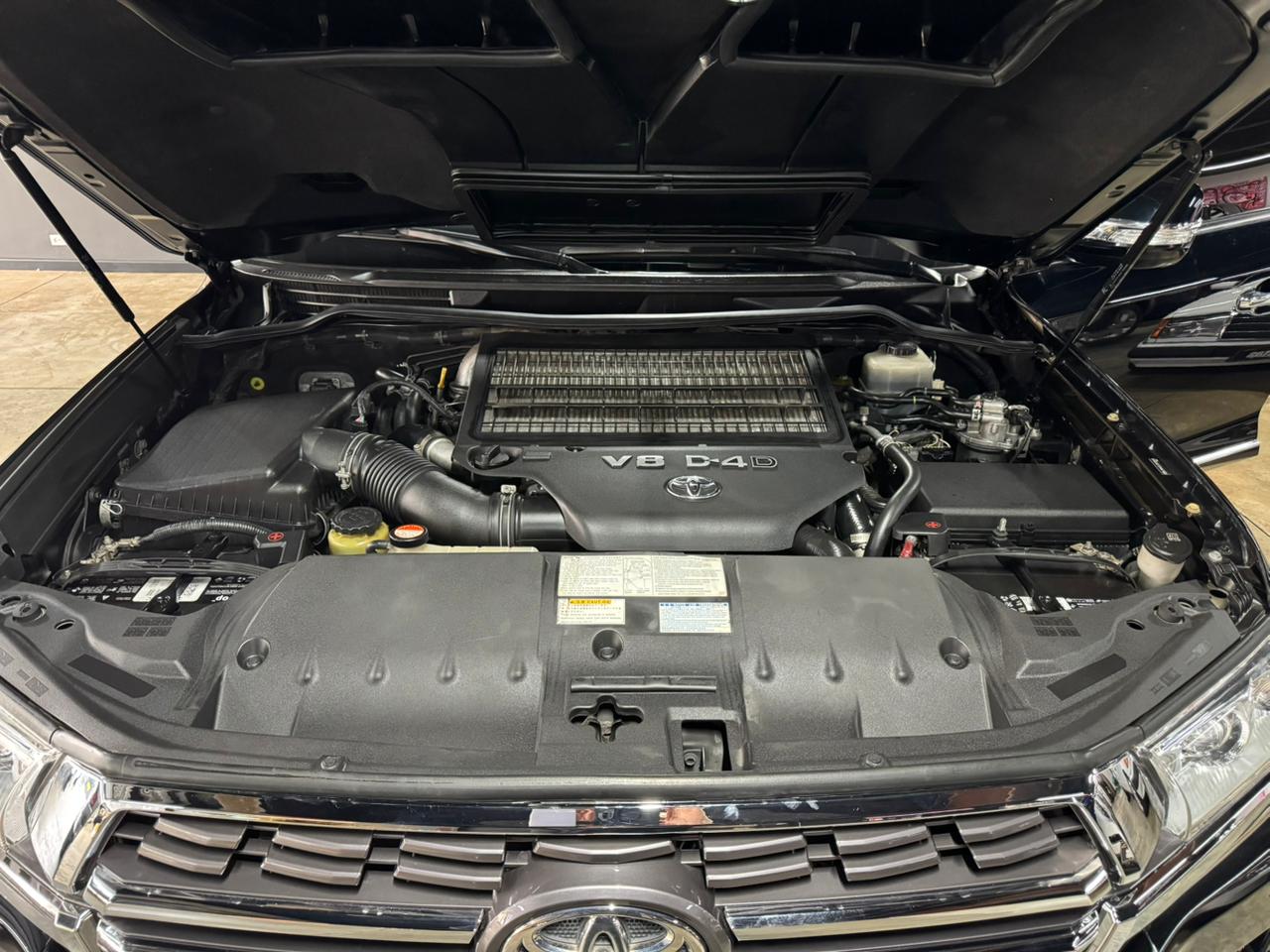 Toyota Land Cruiser LC 200 2016 VX Diesel 4.5