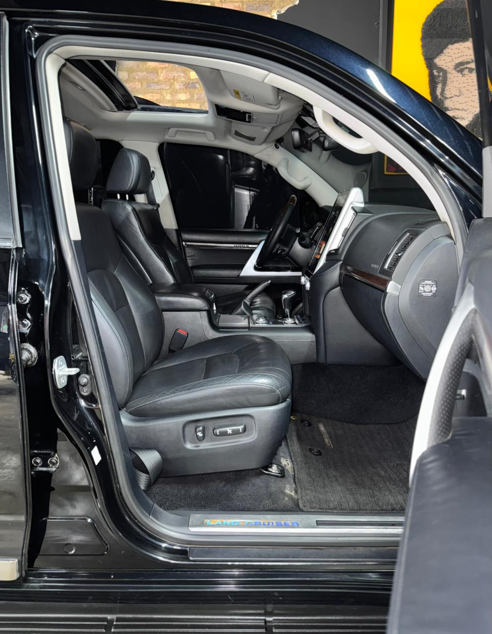 Toyota Land Cruiser LC 200 2016 VX Diesel 4.5