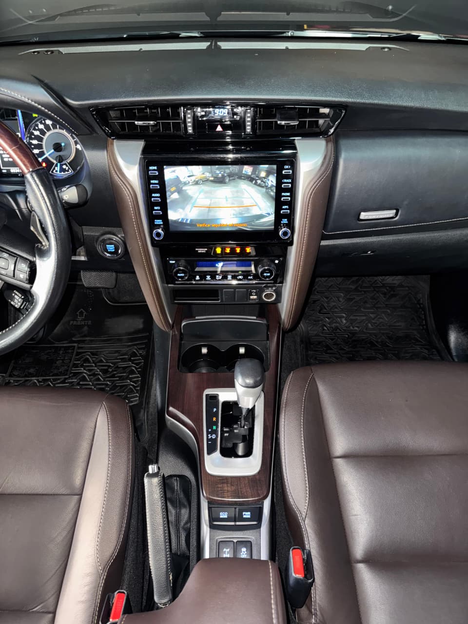 TOYOTA FORTUNER SRV 2.7 2020