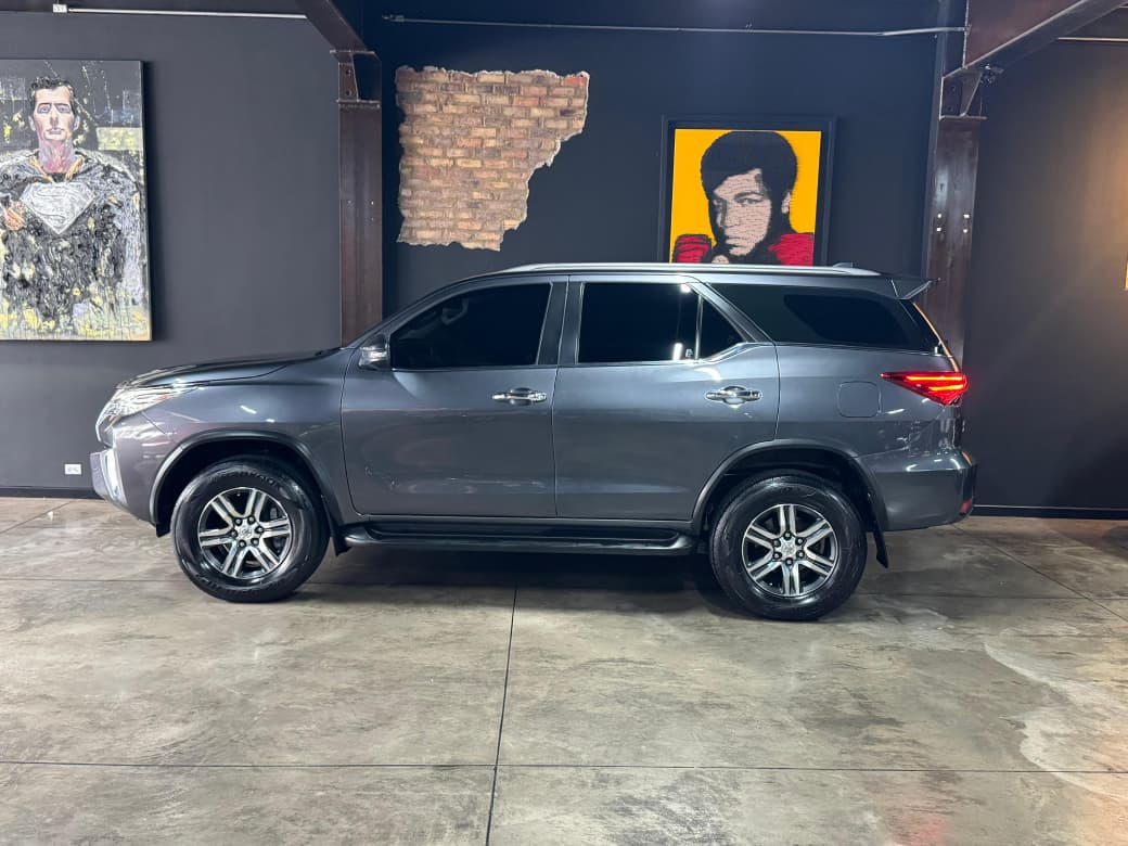 TOYOTA FORTUNER SRV 2.7 2020
