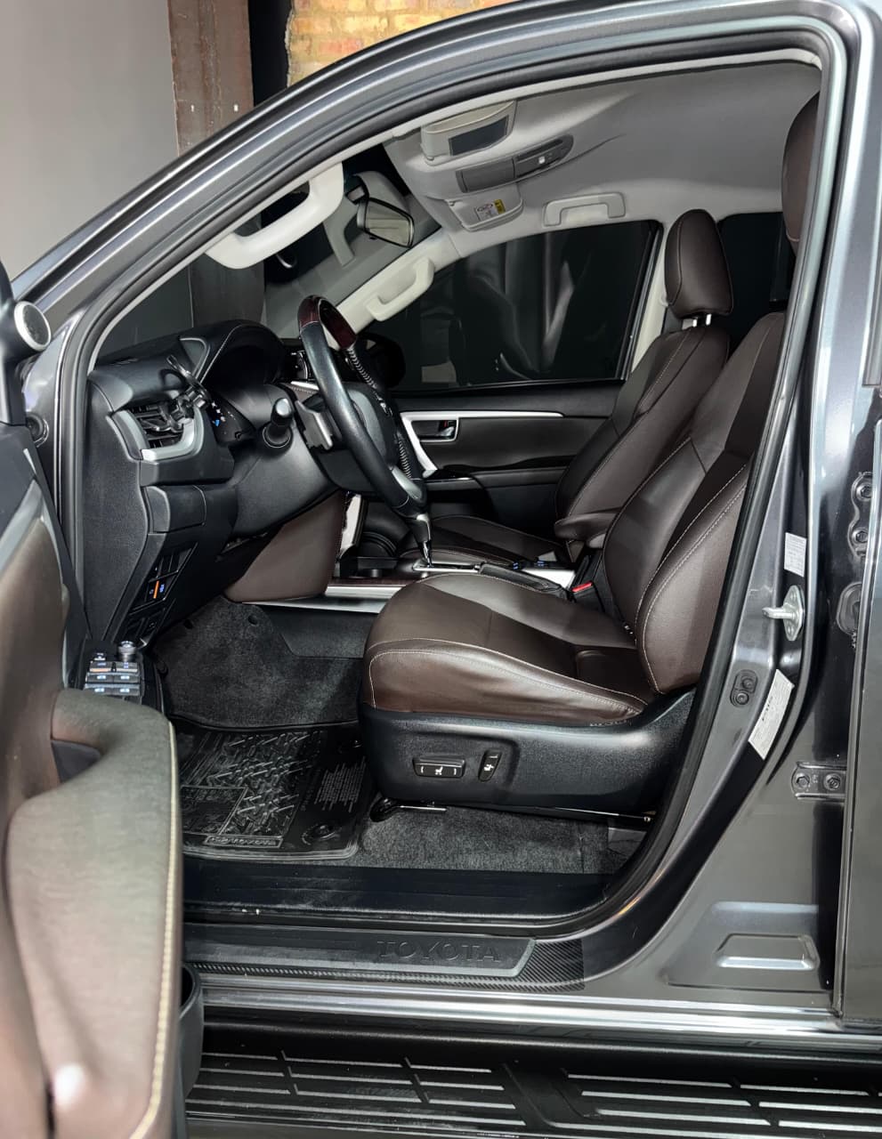 TOYOTA FORTUNER SRV 2.7 2020